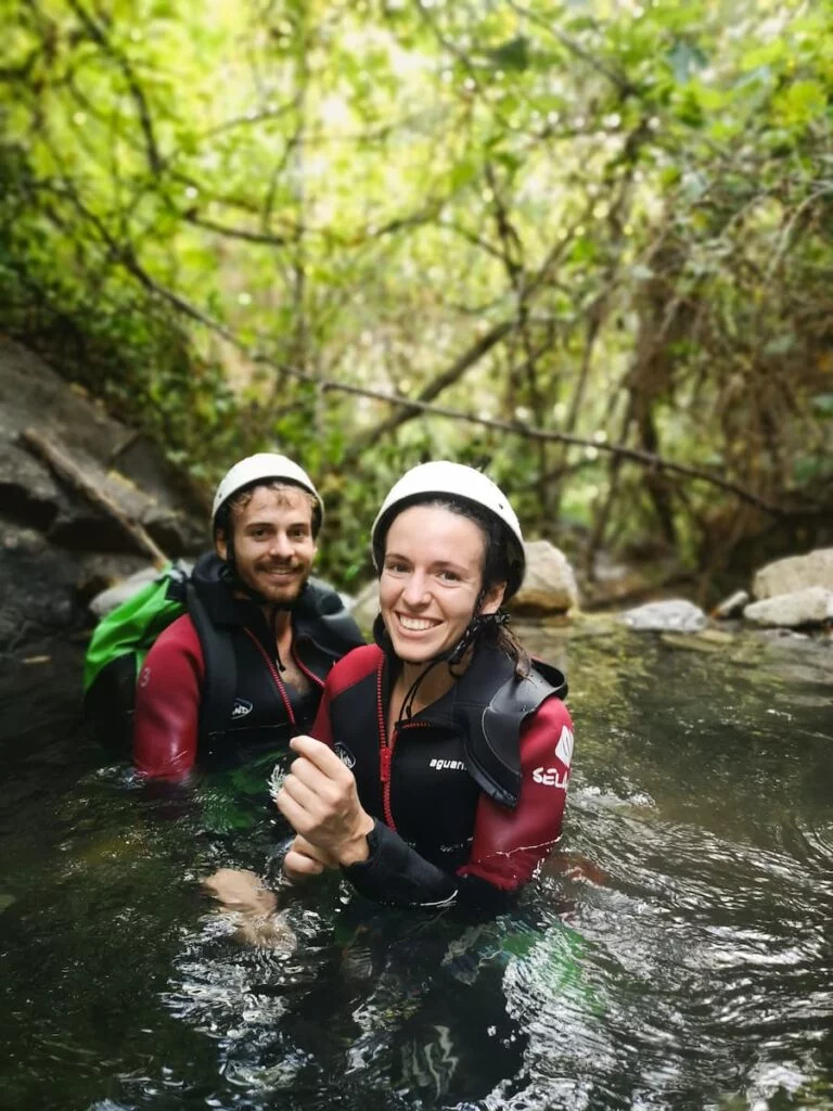 Canyon en eau chaude, sourires dans les vasques