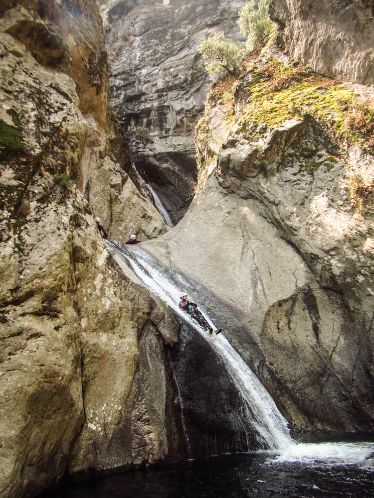 Grand toboggan dans le canyon du Llech