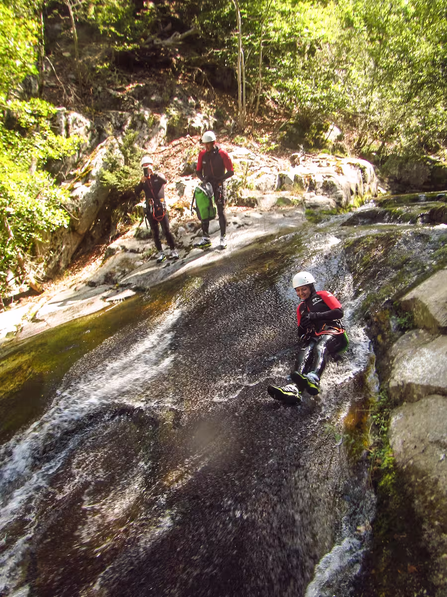 le premier toboggan du canyon du cady